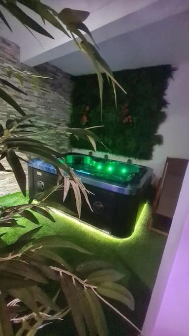 La Casa Cosy Love, Avec Jacuzzi Et Sauna Prives Palau-del-Vidre Exterior foto